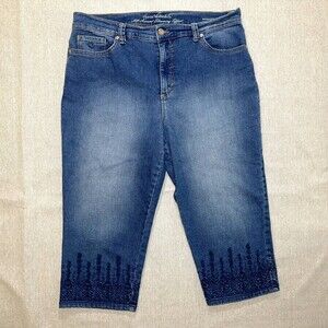 Gloria Vanderbilt | Petite Embroidered Amanda Capri | 14P